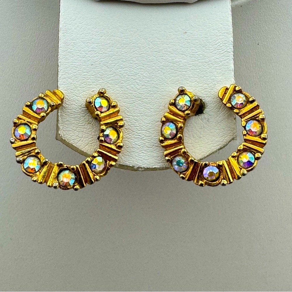 Beautiful 1992 Avon Brilliant Beauty AB Crystal C Hoop Earrings